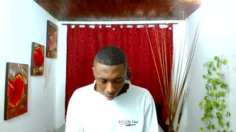 Snapshot of miilo18 chatting on 05-13-26, 05:43 milo online show from 05-13-26, 05:43