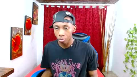 Snapshot of miilo18 chatting on 05-28-26, 06:05 milo online show from 05-28-26, 06:05