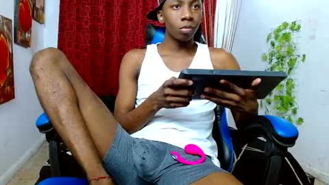 Snapshot of miilo18 chatting on 06-11-26, 02:15 milo online show from 06-11-26, 02:15