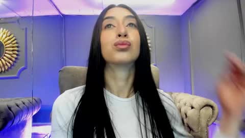 Snapshot of miilu__1 chatting on 01-31-25, 03:20 miilu online show from 01-31-25, 03:20