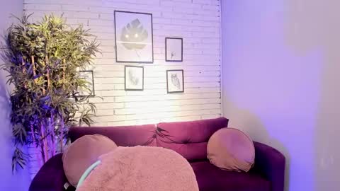 Snapshot of miilu__1 chatting on 02-22-25, 03:34 miilu online show from 02-22-25, 03:34