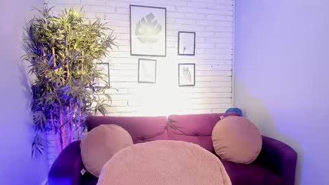 Snapshot of miilu__1 chatting on 02-23-25, 03:24 miilu online show from 02-23-25, 03:24