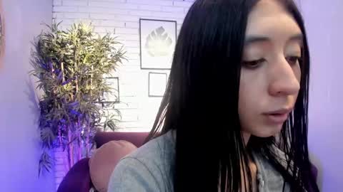 Snapshot of miilu__1 chatting on 02-23-25, 06:28 miilu online show from 02-23-25, 06:28