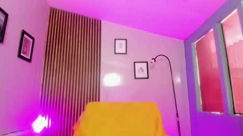 Snapshot of miilu__1 chatting on 01-11-26, 04:01 miilu online show from 01-11-26, 04:01