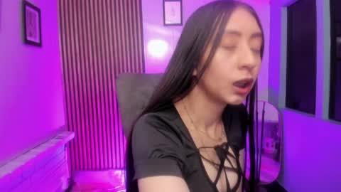 miilu  online show from 04-22-26, 04:04