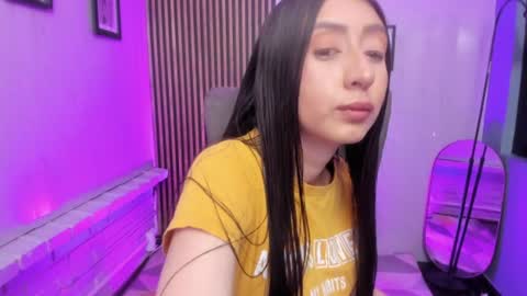 miilu  online show from 06-18-26, 03:40
