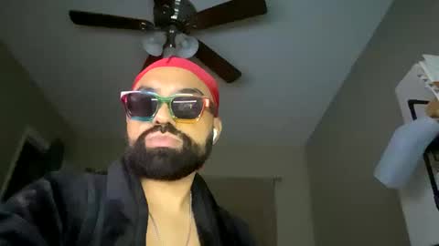 Snapshot of mik138 chatting on 10-12-25, 02:43 mik138 online show from 10-12-25, 02:43