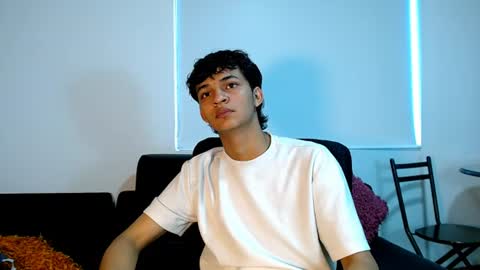 Snapshot of mik3_russe chatting on 07-11-26, 11:24 Mike online show from 07-11-26, 11:24