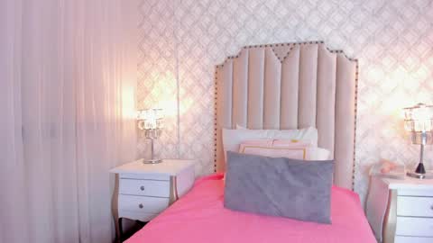 mika doll online show from 04-16-26, 04:02