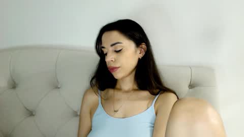 Mika online show from 11-22-25, 06:51