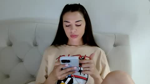 Snapshot of mika_gold7 chatting on 06-21-26, 11:35 Mika online show from 06-21-26, 11:35