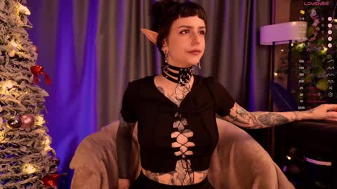 mika_moon_ online show from 12-21-24, 08:43