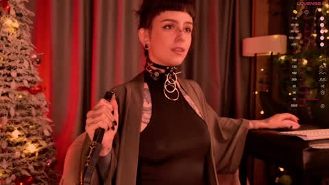 mika_moon_ online show from 12-29-24, 08:37