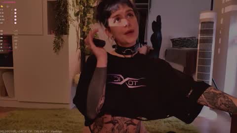 mika_moon_ online show from 09-09-25, 12:15