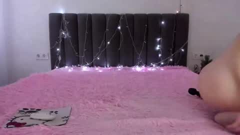 Mika online show from 12-25-24, 07:24