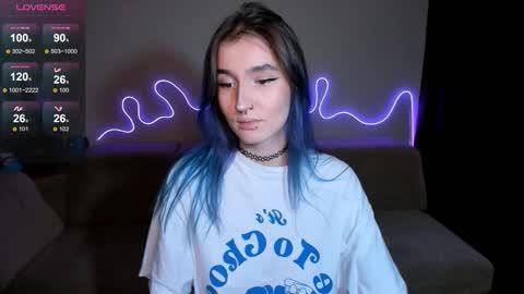 Mika online show from 09-28-25, 04:56