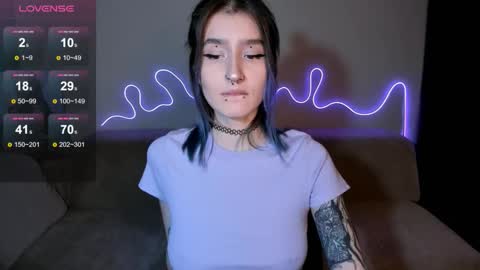 Mika online show from 10-10-25, 05:45