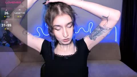 Mika online show from 11-29-25, 03:37