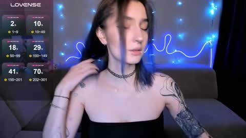 Mika online show from 12-17-25, 12:33