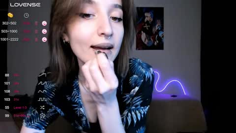 Snapshot of mika_reid chatting on 06-08-26, 10:37 Mika online show from 06-08-26, 10:37