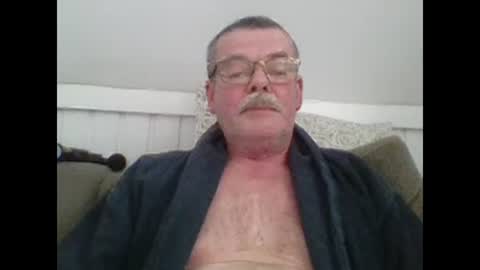 Snapshot of mikael42 chatting on 02-18-26, 09:27 mikael42 online show from 02-18-26, 09:27