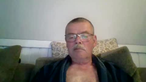 mikael42 online show from 05-19-26, 06:47