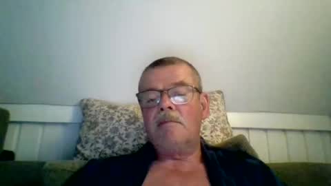 mikael42 online show from 05-25-26, 06:36