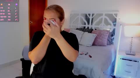 Mikaela blondie bigass online show from 12-20-25, 11:06