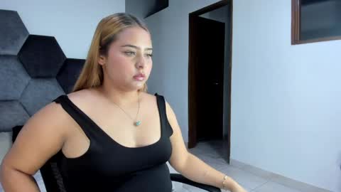 Snapshot of mikaelastonne chatting on 04-19-26, 06:54 Mikaela blondie bigass online show from 04-19-26, 06:54