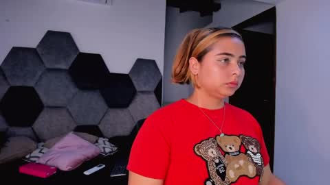 Snapshot of mikaelastonne chatting on 04-30-26, 11:09 Mikaela blondie bigass online show from 04-30-26, 11:09