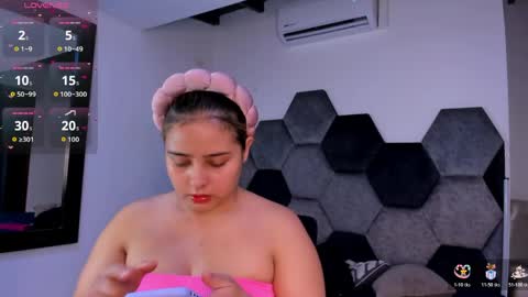 Snapshot of mikaelastonne chatting on 05-13-26, 07:11 Mikaela blondie bigass online show from 05-13-26, 07:11