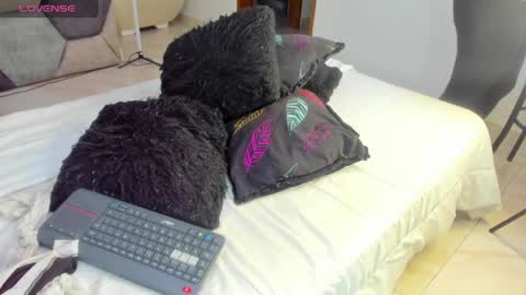 Snapshot of mikaelastonne chatting on 05-24-26, 07:08 Mikaela blondie bigass online show from 05-24-26, 07:08