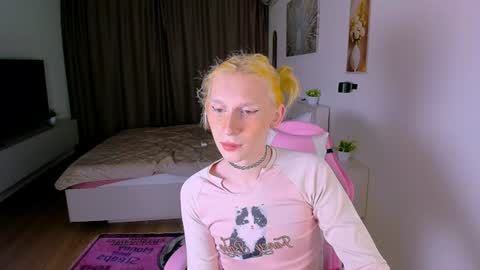 mikaella_nicole online show from 06-20-26, 07:05