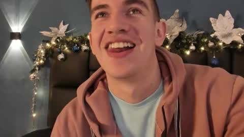 mikael online show from 12-17-25, 04:07