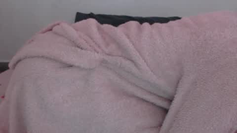 Snapshot of mikahdos chatting on 12-02-25, 11:48 SORAYA online show from 12-02-25, 11:48