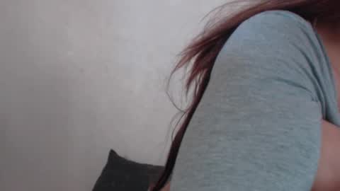 Snapshot of mikahdos chatting on 12-18-25, 11:27 SORAYA online show from 12-18-25, 11:27