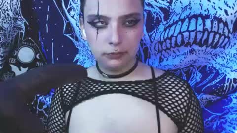 Snapshot of mikaskullcs chatting on 06-29-26, 11:05 Mika online show from 06-29-26, 11:05
