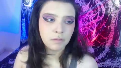 Snapshot of mikaskullcs chatting on 07-16-26, 06:36 Mika online show from 07-16-26, 06:36