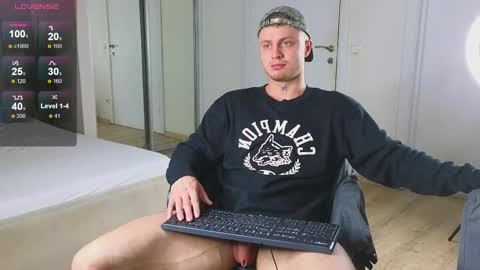 Snapshot of mike___magic chatting on 11-16-25, 05:24 Mike Magic online show from 11-16-25, 05:24