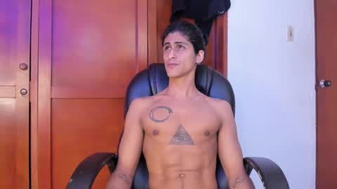 Snapshot of mike_d1030 chatting on 02-11-26, 01:32 mike_d1030 online show from 02-11-26, 01:32