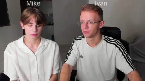 Snapshot of mike_ees chatting on 11-09-25, 10:41 Ivan and Mikemikee online show from 11-09-25, 10:41