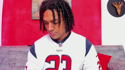 Snapshot of mike_estevess chatting on 12-15-24, 01:00 online show from 12-15-24, 01:00