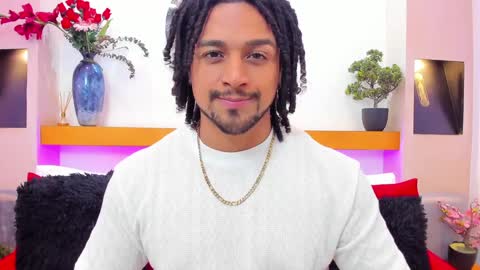 Snapshot of mike_estevess chatting on 01-30-25, 06:35 online show from 01-30-25, 06:35