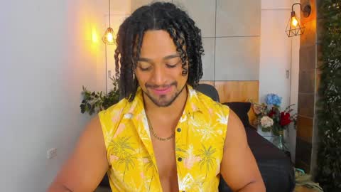 Snapshot of mike_estevess chatting on 01-31-25, 06:24 online show from 01-31-25, 06:24