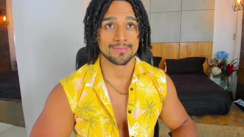 Snapshot of mike_estevess chatting on 01-31-25, 12:29 online show from 01-31-25, 12:29