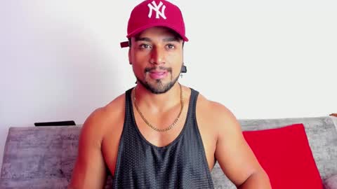 Snapshot of mike_estevess chatting on 02-09-25, 11:04 online show from 02-09-25, 11:04