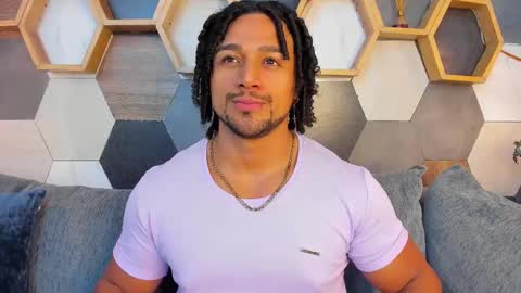 Snapshot of mike_estevess chatting on 02-14-25, 03:11 online show from 02-14-25, 03:11