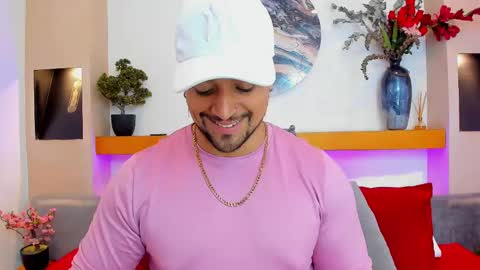 Snapshot of mike_estevess chatting on 02-19-25, 10:31 online show from 02-19-25, 10:31