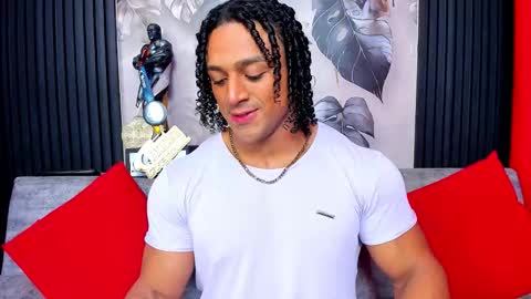 Snapshot of mike_estevess chatting on 09-30-25, 07:24 online show from 09-30-25, 07:24