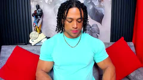 Snapshot of mike_estevess chatting on 10-13-25, 02:00 online show from 10-13-25, 02:00